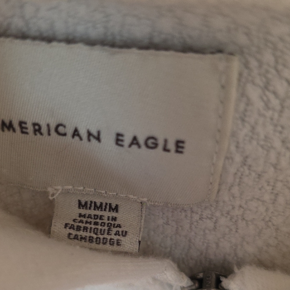 American Eagle Outfitters Soft White Hoodie With 3/4 Zip And Kangaroo Pouch - Picture 2 of 2
